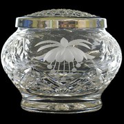 The Specialist in Manufacturing and Supplying Handmade Crystal Ware